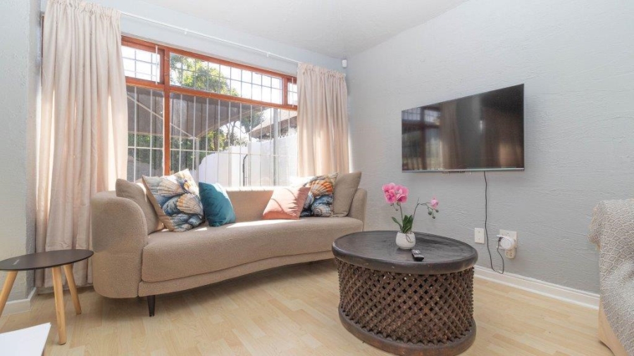 7 Bedroom Property for Sale in Westcliff Western Cape